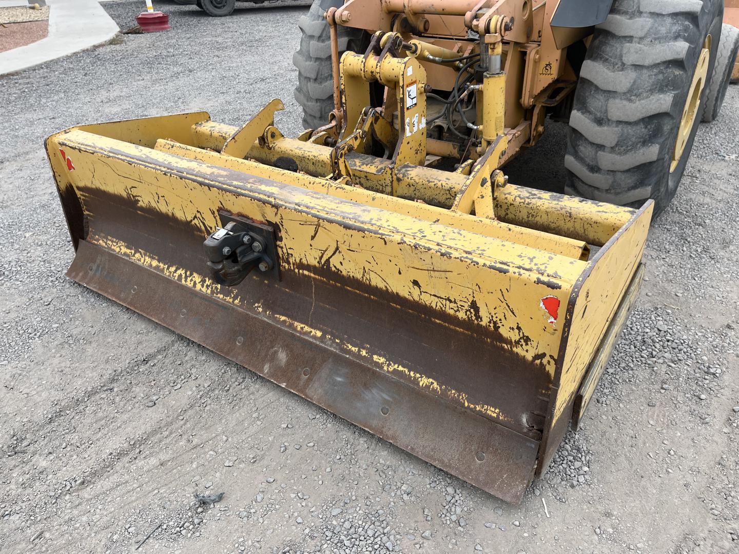 ./imagenes/INVOICE/2019/17260/CARGADOR CON ESCREPA JOHN DEERE 210LE (16).JPG